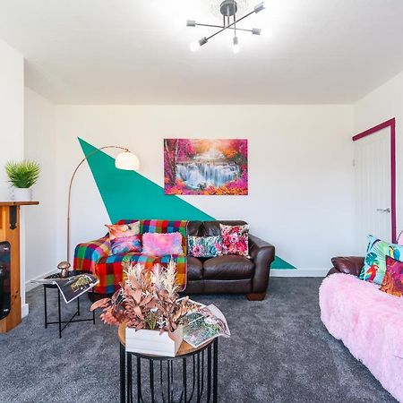 Aseda 4 Bedroom Private Parking, Game Zone -Pool Table, Garden Home Kingston upon Hull Ngoại thất bức ảnh