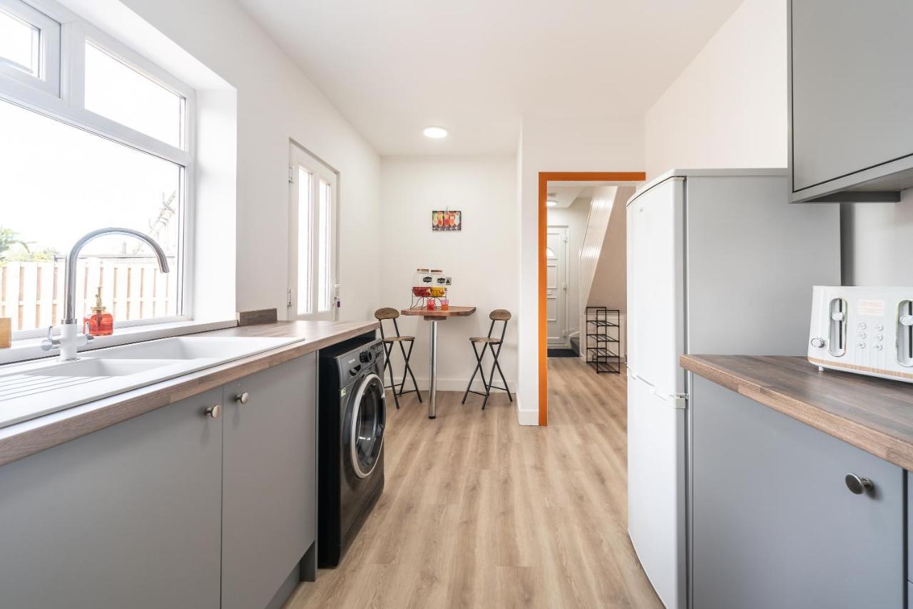 Aseda 4 Bedroom Private Parking, Game Zone -Pool Table, Garden Home Kingston upon Hull Ngoại thất bức ảnh