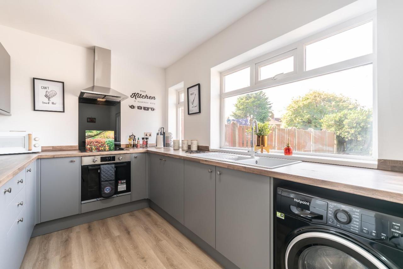Aseda 4 Bedroom Private Parking, Game Zone -Pool Table, Garden Home Kingston upon Hull Ngoại thất bức ảnh