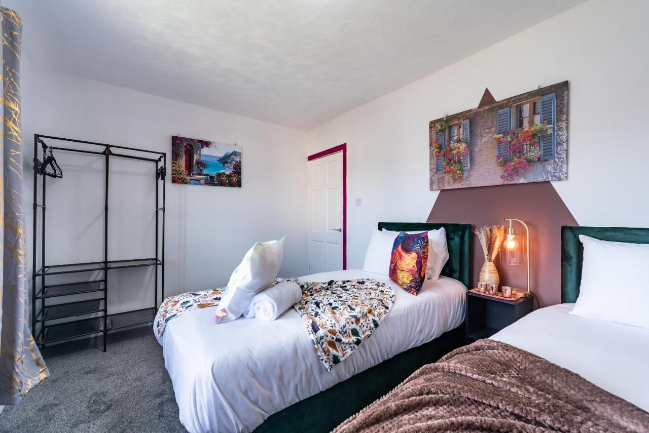 Aseda 4 Bedroom Private Parking, Game Zone -Pool Table, Garden Home Kingston upon Hull Ngoại thất bức ảnh