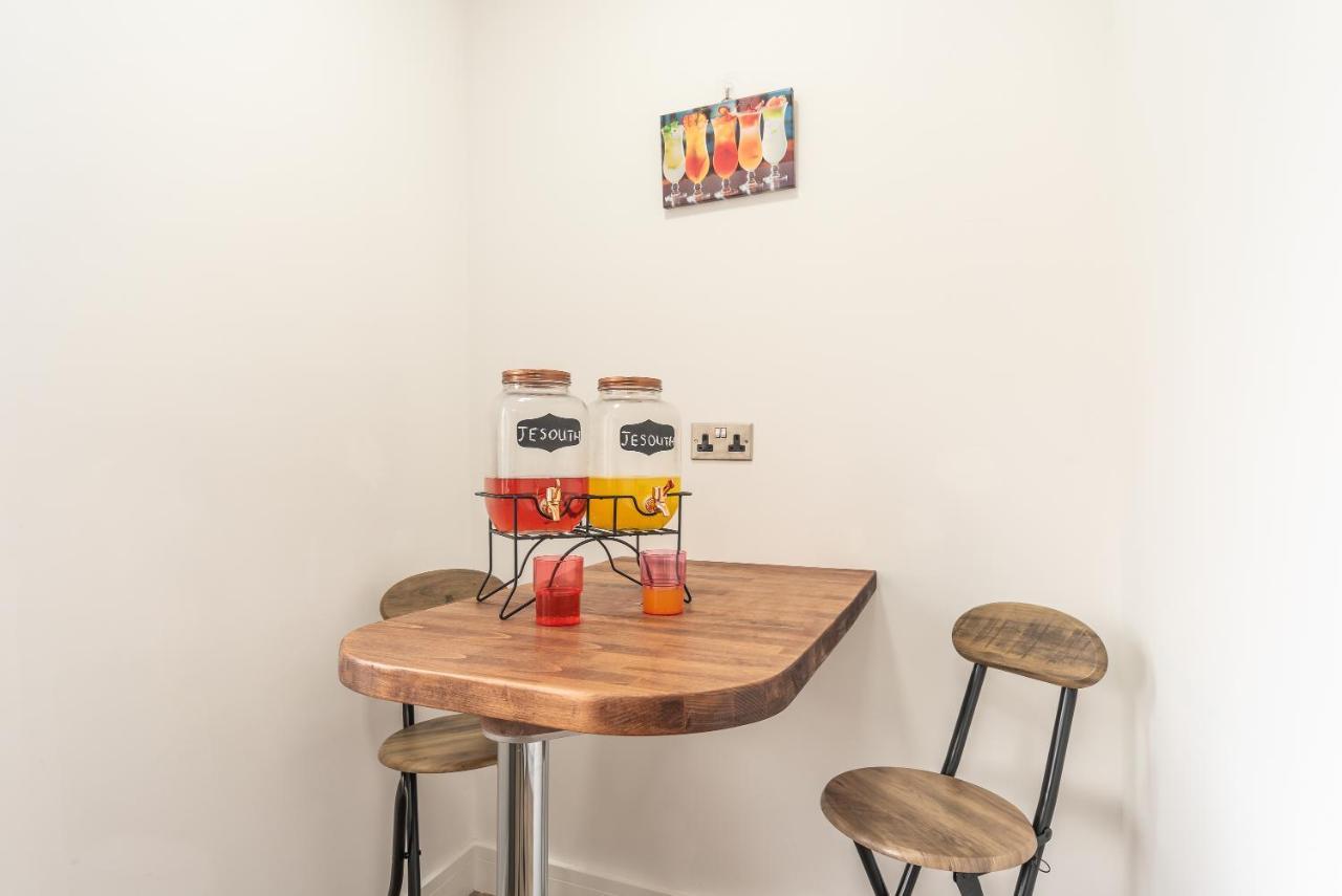 Aseda 4 Bedroom Private Parking, Game Zone -Pool Table, Garden Home Kingston upon Hull Ngoại thất bức ảnh