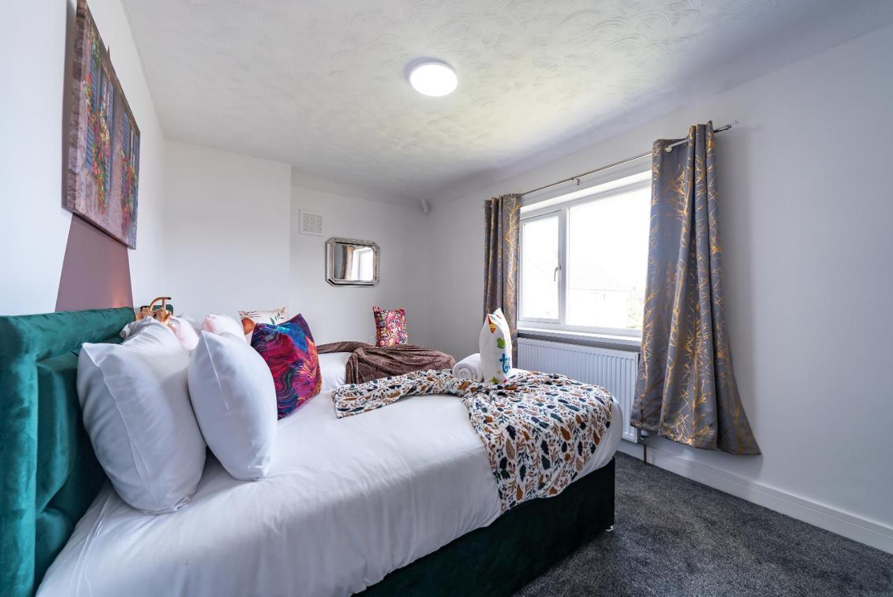 Aseda 4 Bedroom Private Parking, Game Zone -Pool Table, Garden Home Kingston upon Hull Ngoại thất bức ảnh